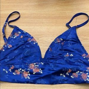 SHEIN Embroidered Bralette